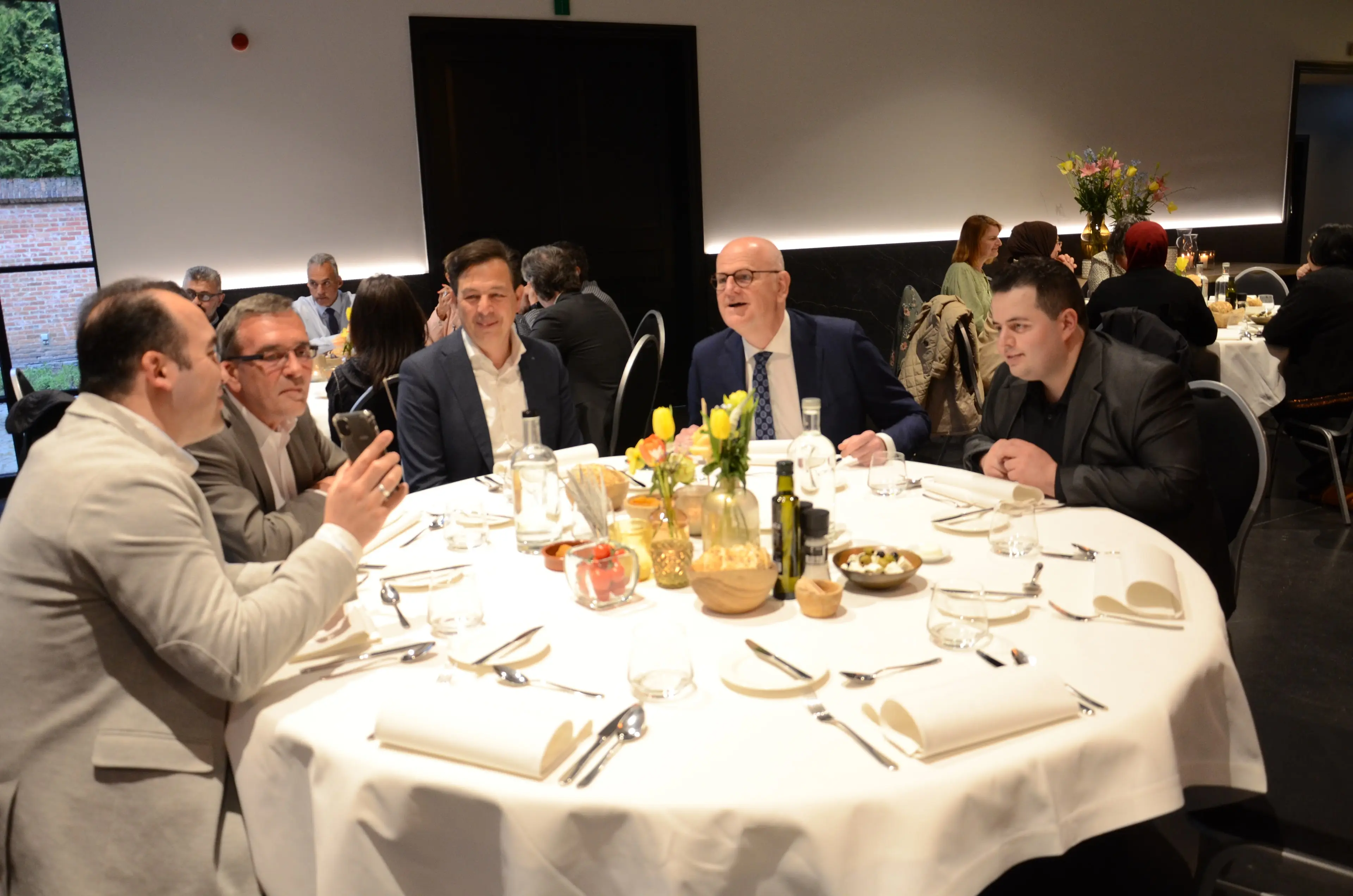 news-limburg-komt-samen-tijdens-iftar-van-5
